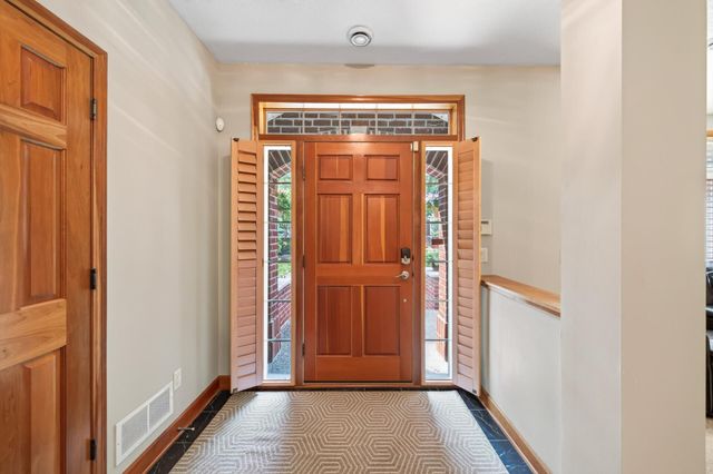 10776 Falling Water Lane B, Woodbury, MN 55129
