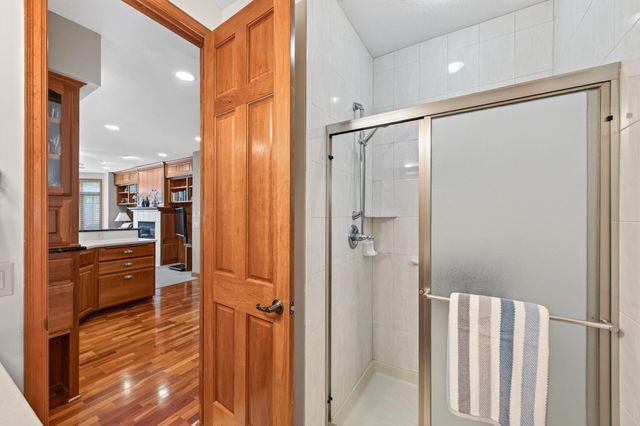 10776 Falling Water Lane B, Woodbury, MN 55129