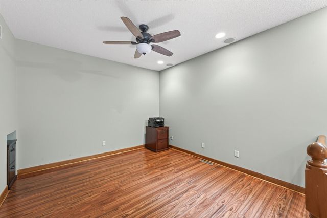 10776 Falling Water Lane B, Woodbury, MN 55129