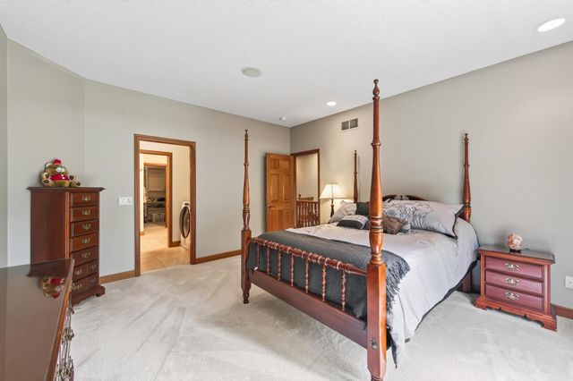10776 Falling Water Lane B, Woodbury, MN 55129