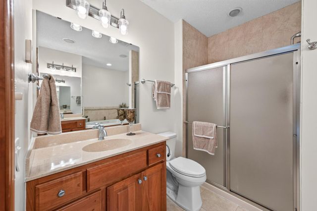 10776 Falling Water Lane B, Woodbury, MN 55129