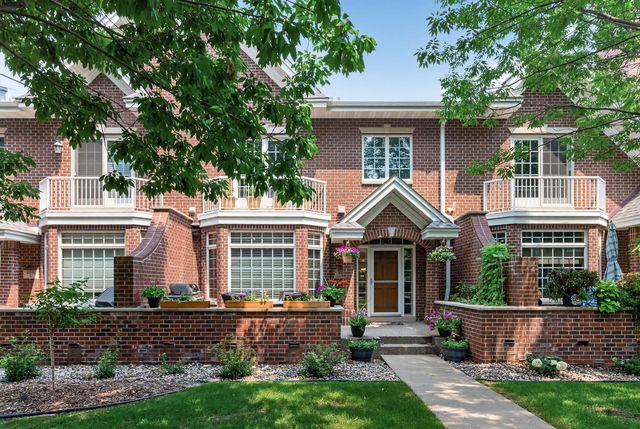 10776 Falling Water Lane B, Woodbury, MN 55129