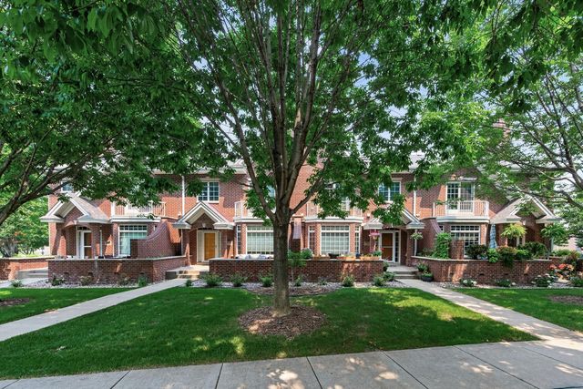 10776 Falling Water Lane B, Woodbury, MN 55129