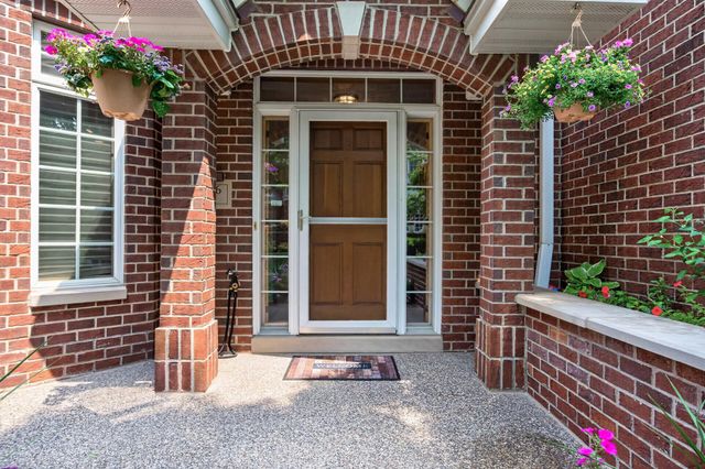 10776 Falling Water Lane B, Woodbury, MN 55129