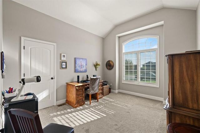 19372 W 210TH Street, Spring Hill, KS 66083