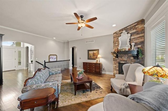 19372 W 210TH Street, Spring Hill, KS 66083