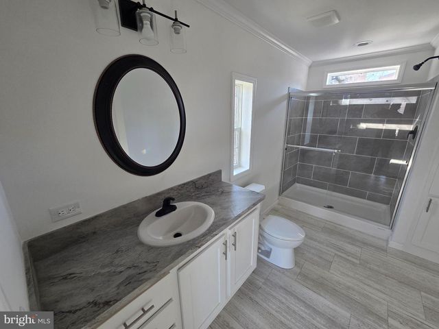 9 WOODEDGE DR, Quakertown, PA 18951