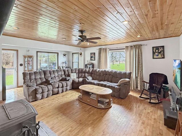 4639 RIVERMOOR ROAD, Omro, WI 54963