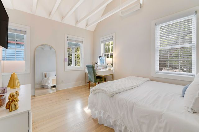 33 Bogard Street, Charleston, SC 29403