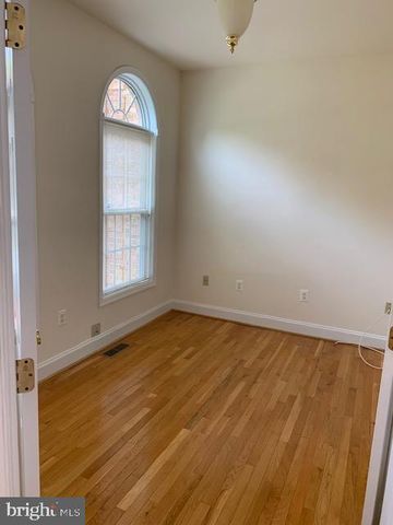 8219 ELECTRIC AVE, Vienna, VA 22182