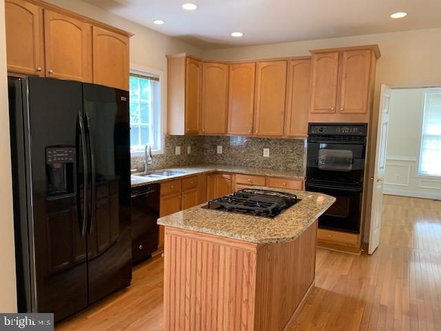 8219 ELECTRIC AVE, Vienna, VA 22182