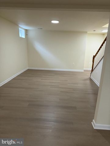 8219 ELECTRIC AVE, Vienna, VA 22182