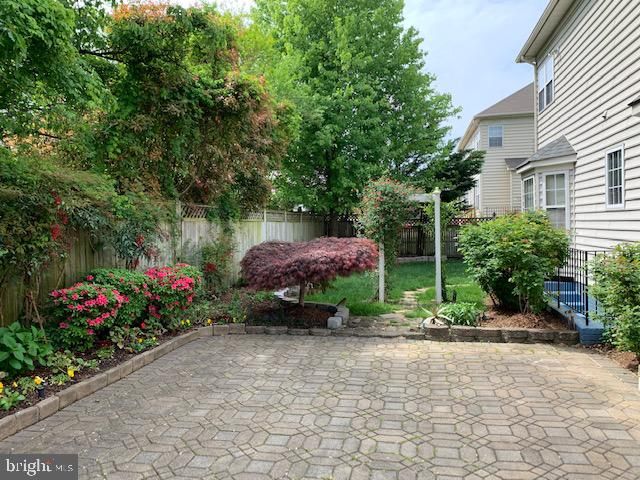 8219 ELECTRIC AVE, Vienna, VA 22182