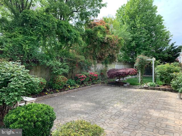 8219 ELECTRIC AVE, Vienna, VA 22182