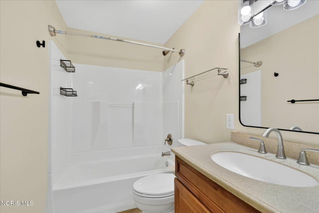 4702 Vallejo Drive, Toledo, OH 43615