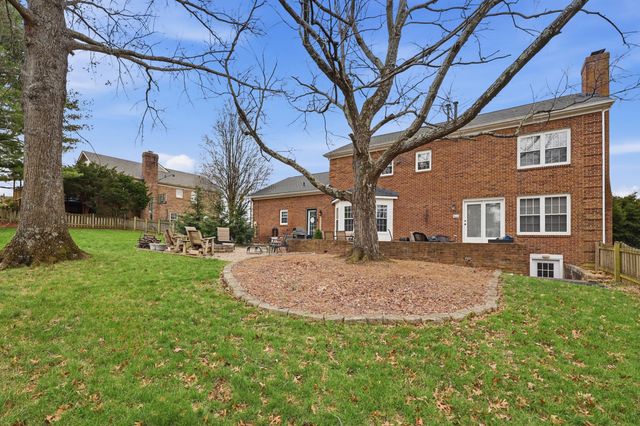 4990 Tynebrae Road, Lexington, KY 40515