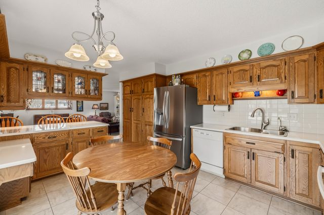 5608 NW 86th Street, Johnston, IA 50131