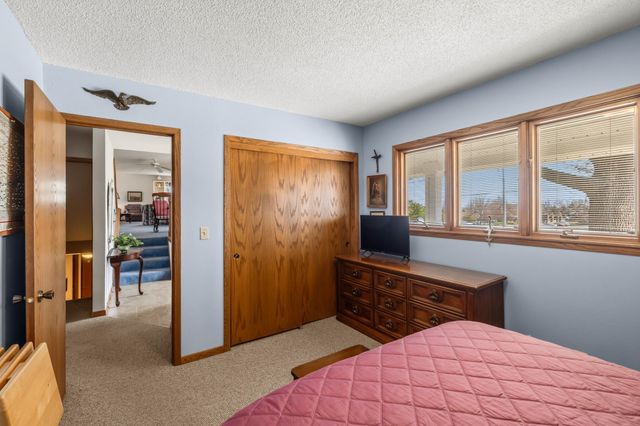 5608 NW 86th Street, Johnston, IA 50131