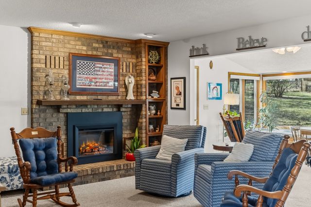 5608 NW 86th Street, Johnston, IA 50131