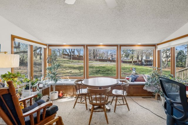 5608 NW 86th Street, Johnston, IA 50131