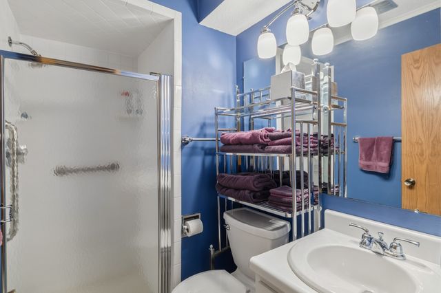 5608 NW 86th Street, Johnston, IA 50131