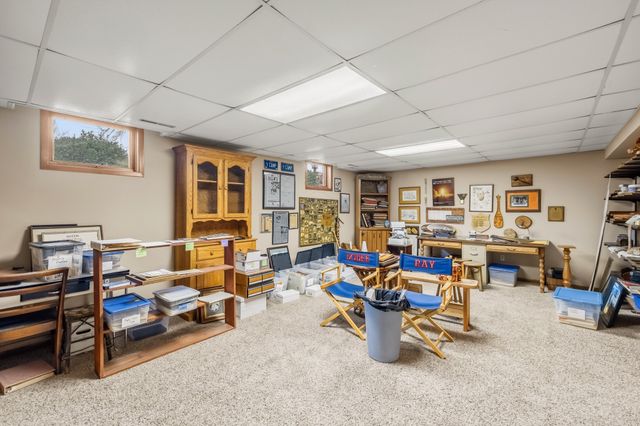 5608 NW 86th Street, Johnston, IA 50131