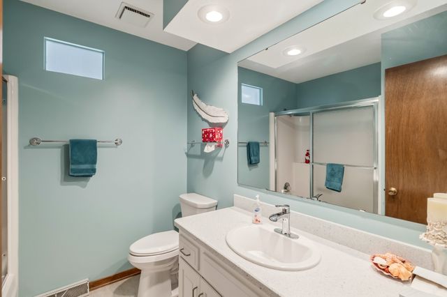 5608 NW 86th Street, Johnston, IA 50131