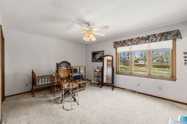 5608 NW 86th Street, Johnston, IA 50131