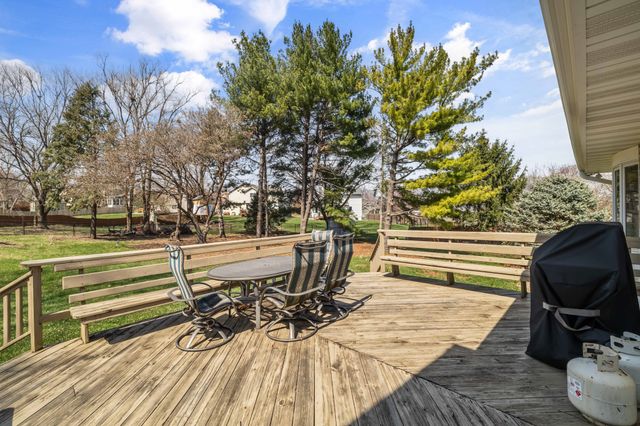 5608 NW 86th Street, Johnston, IA 50131