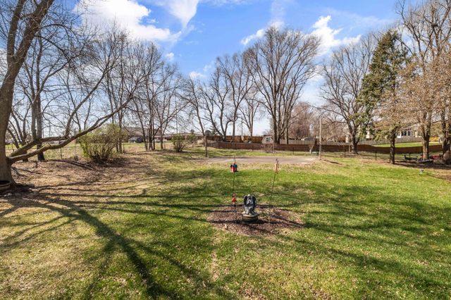 5608 NW 86th Street, Johnston, IA 50131