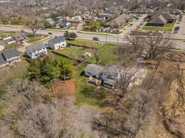 5608 NW 86th Street, Johnston, IA 50131