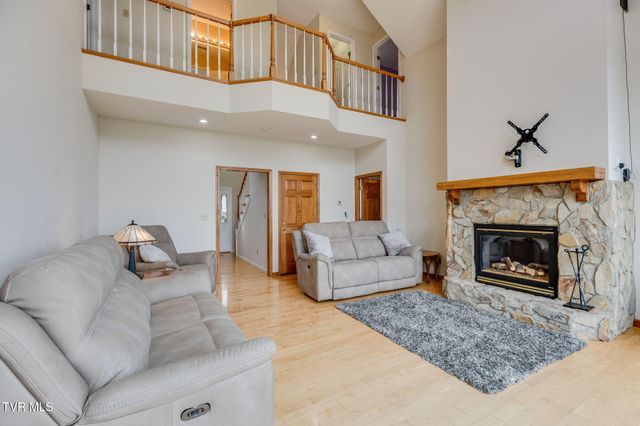 512 Wood View Court, Kingsport, TN 37664