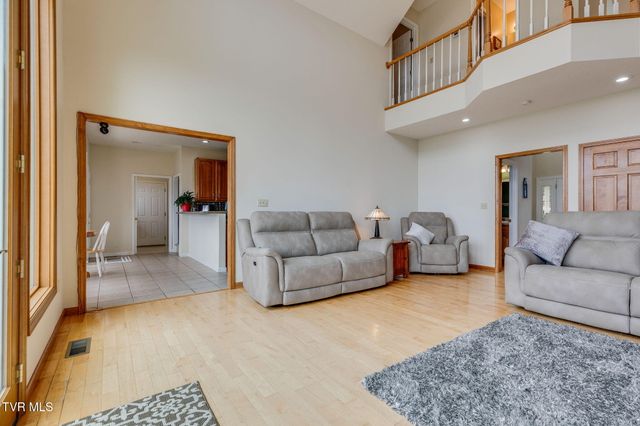 512 Wood View Court, Kingsport, TN 37664