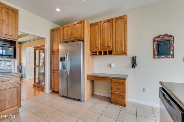 512 Wood View Court, Kingsport, TN 37664