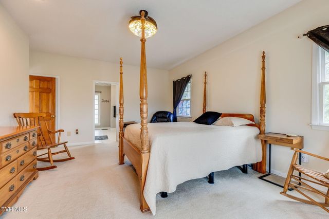 512 Wood View Court, Kingsport, TN 37664