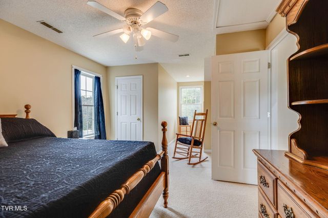 512 Wood View Court, Kingsport, TN 37664