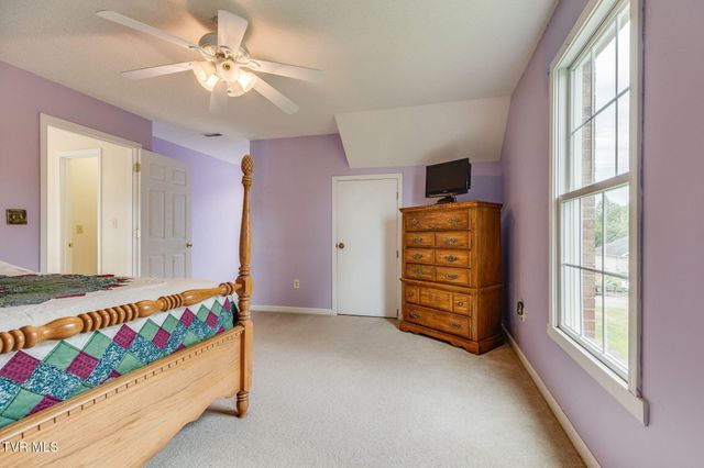 512 Wood View Court, Kingsport, TN 37664