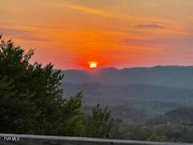512 Wood View Court, Kingsport, TN 37664
