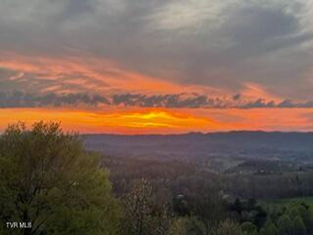 512 Wood View Court, Kingsport, TN 37664