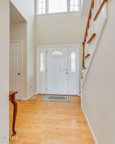512 Wood View Court, Kingsport, TN 37664