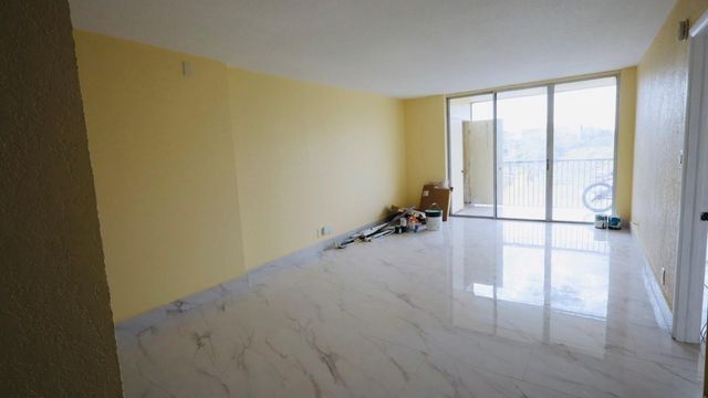 3101 NW 47th Terrace 335, Lauderdale Lakes, FL 33319