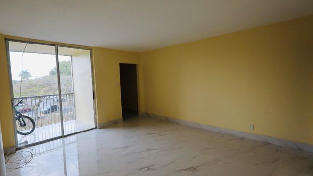 3101 NW 47th Terrace 335, Lauderdale Lakes, FL 33319