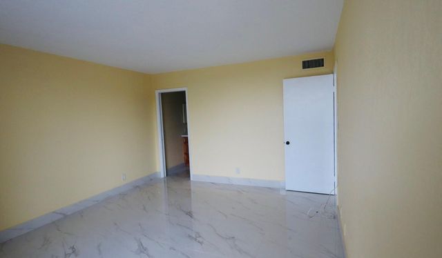 3101 NW 47th Terrace 335, Lauderdale Lakes, FL 33319