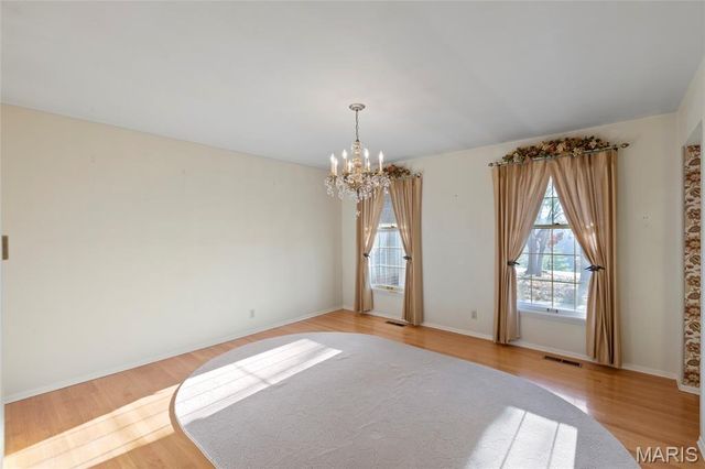 7761 Becker Road, St Louis, MO 63129