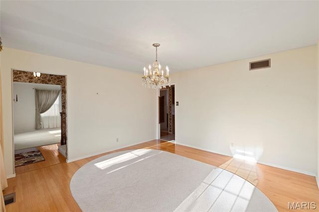 7761 Becker Road, St Louis, MO 63129