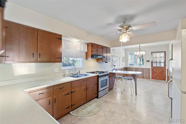 7761 Becker Road, St Louis, MO 63129