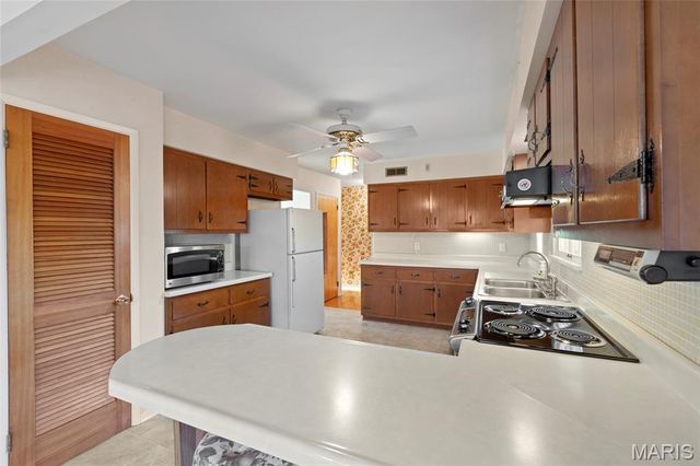 7761 Becker Road, St Louis, MO 63129