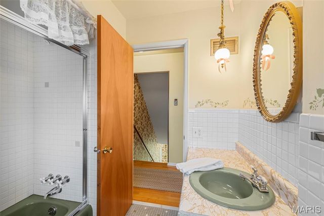 7761 Becker Road, St Louis, MO 63129