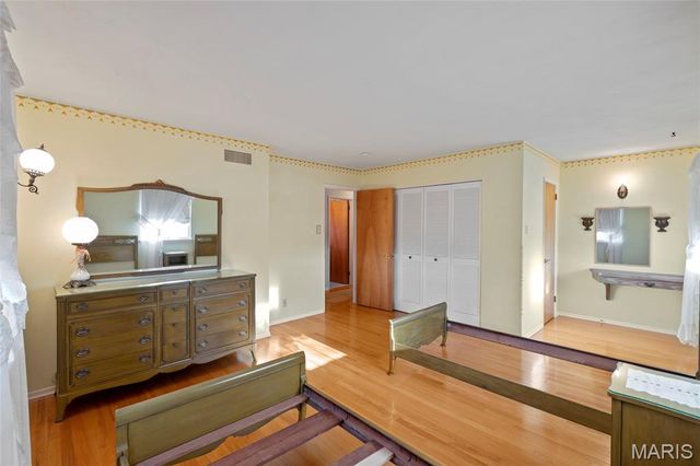 7761 Becker Road, St Louis, MO 63129