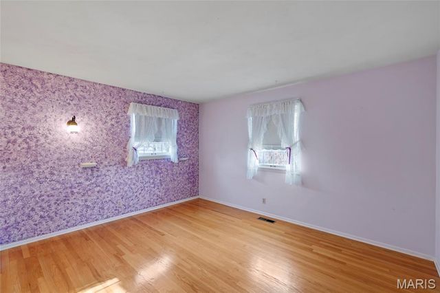 7761 Becker Road, St Louis, MO 63129